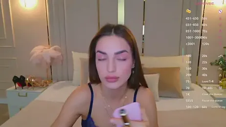 BellaHalles webcam model stream image