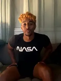 Axel_black10 webcam model stream image