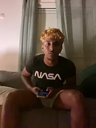 Axel_black10 webcam model stream image