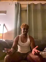 Axel_black10 webcam model stream image