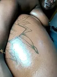 Hugemassivebootie webcam model stream image