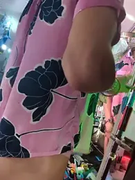 gurlnips webcam model stream image