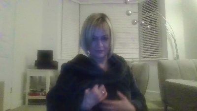 Milfshake227 webcam model stream image