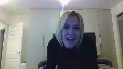 Milfshake227 webcam model stream image