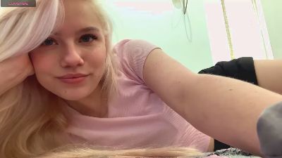 PLUSHIE_EYES webcam model stream image