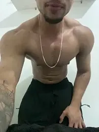 MoreninhoMagrinho webcam model stream image