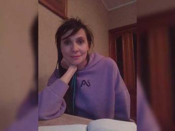 Hellenalonenochka webcam model stream image