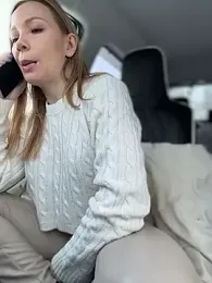 LavenderHot webcam model stream image