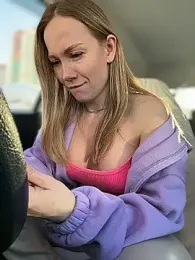 LavenderHot webcam model stream image