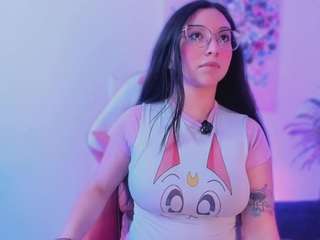 luucyjoness webcam model stream image