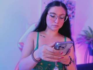 luucyjoness webcam camsoda model stream image