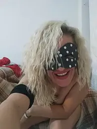 maskeliihatun1 webcam stripchat model stream image