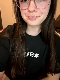 liloush__ webcam model stream image