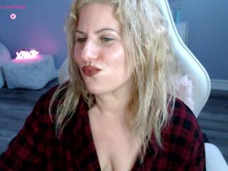 Bella Starrrr webcam model stream image