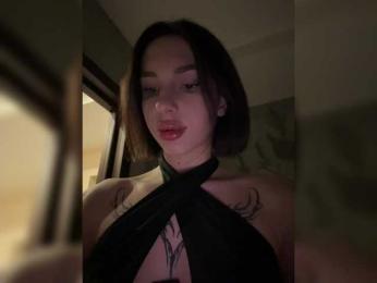 BabyDarii webcam model stream image