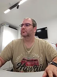 Andrew1900529 webcam model stream image