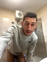 Gionnytav webcam model stream image