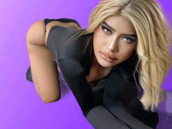 LuxianaRollens webcam model stream image