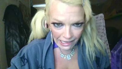 Kloie webcam model stream image