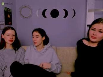 daisy_baby_ webcam model stream image