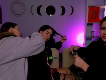 daisy_baby_ webcam model stream image