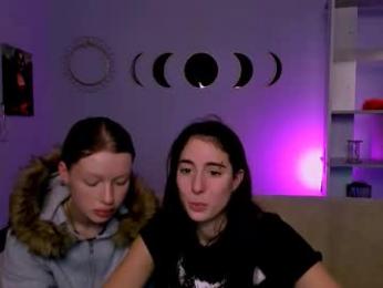 daisy_baby_ webcam model stream image