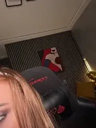 LunaAlya webcam model stream image