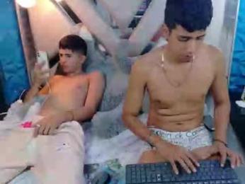 darwinandbrayan webcam model stream image