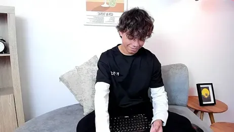 Honeymoon_sariel webcam model stream image