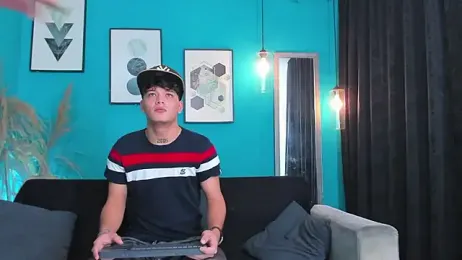 Oficial_KingOfHeavens webcam stripchat model stream image