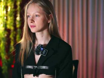 MiaVebes webcam model stream image