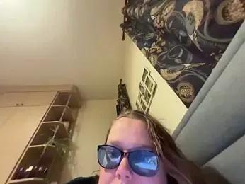 Scarletcum22 webcam model stream image