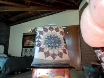 little_izzi webcam chaturbate model stream image