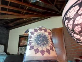 little_izzi webcam model stream image