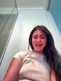 aus_queen webcam model stream image