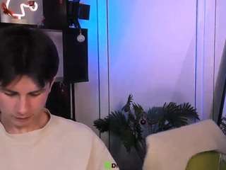 leo-valor webcam model stream image