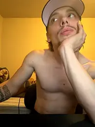 trippyski webcam model stream image