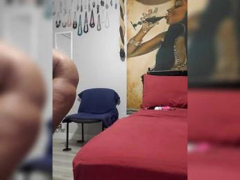 QueenAnitaDix webcam model stream image