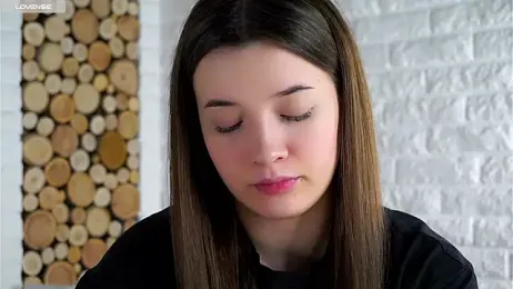 LowOncoming webcam stripchat model stream image