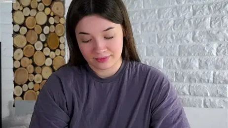 LowOncoming webcam model stream image