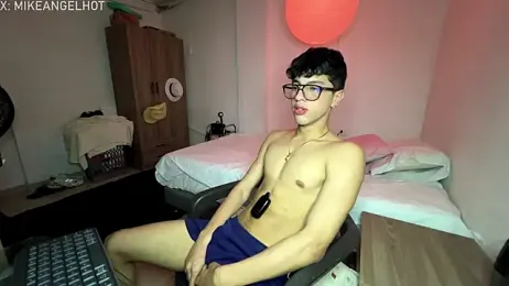 Angelligth webcam stripchat model stream image