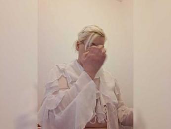 Vika211 webcam model stream image