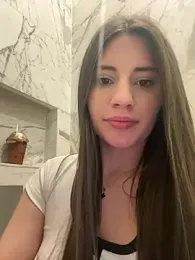 Isabella21_ webcam stripchat model stream image