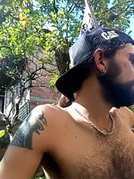 hairy_mannn webcam model stream image