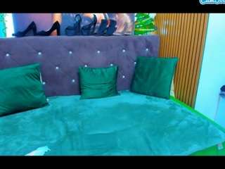 laurasin webcam model stream image