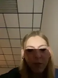 Milly-Kiss webcam model stream image