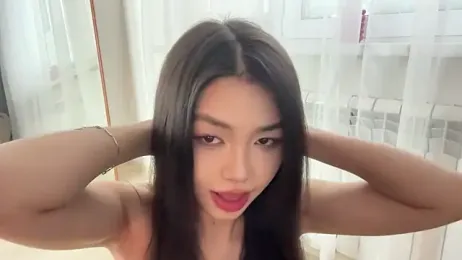 yourlittlesunrise_ webcam model stream image