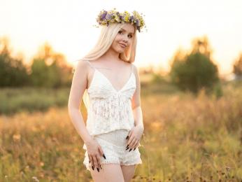 EllieFrosty webcam model stream image