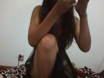 PrettyLie webcam model stream image