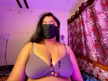 LouleyRanii webcam model stream image